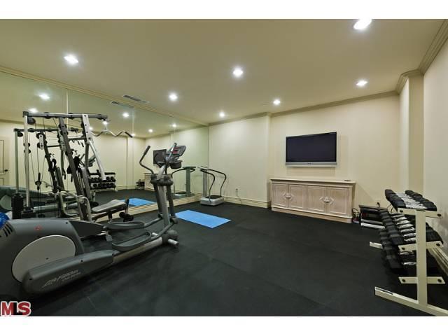 205 N Elm Dr, Beverly Hills, CA 90210