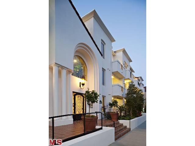 10639 Woodbridge ST, Toluca Lake, California Homes & Land - Real Estate