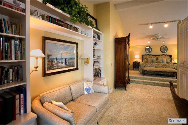 1472 Galaxy Dr, Newport Beach, CA 92660